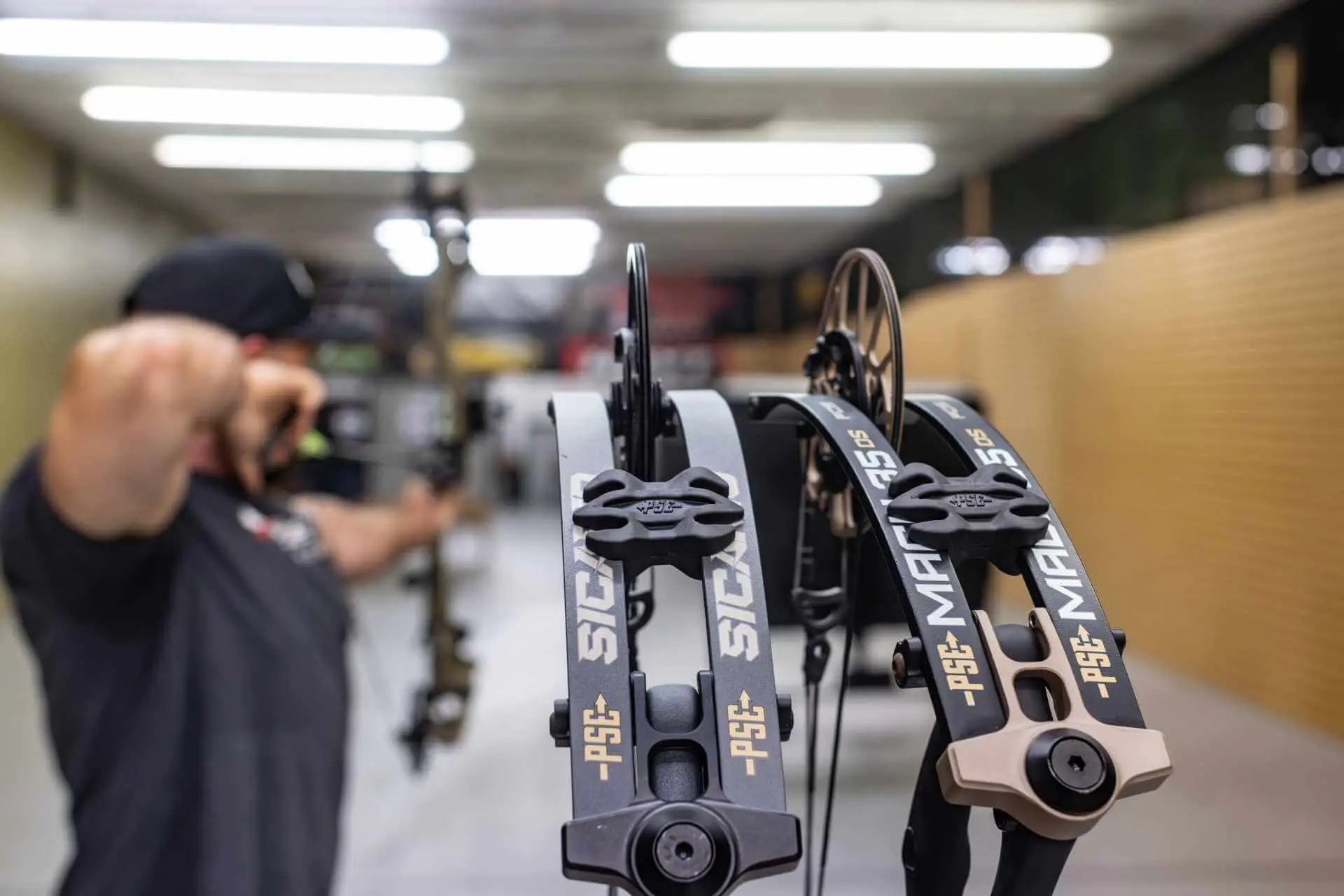 PSE Sicario 35 vs Mach 35 FDS: Which Long ATA Carbon Bow Is Right for You?