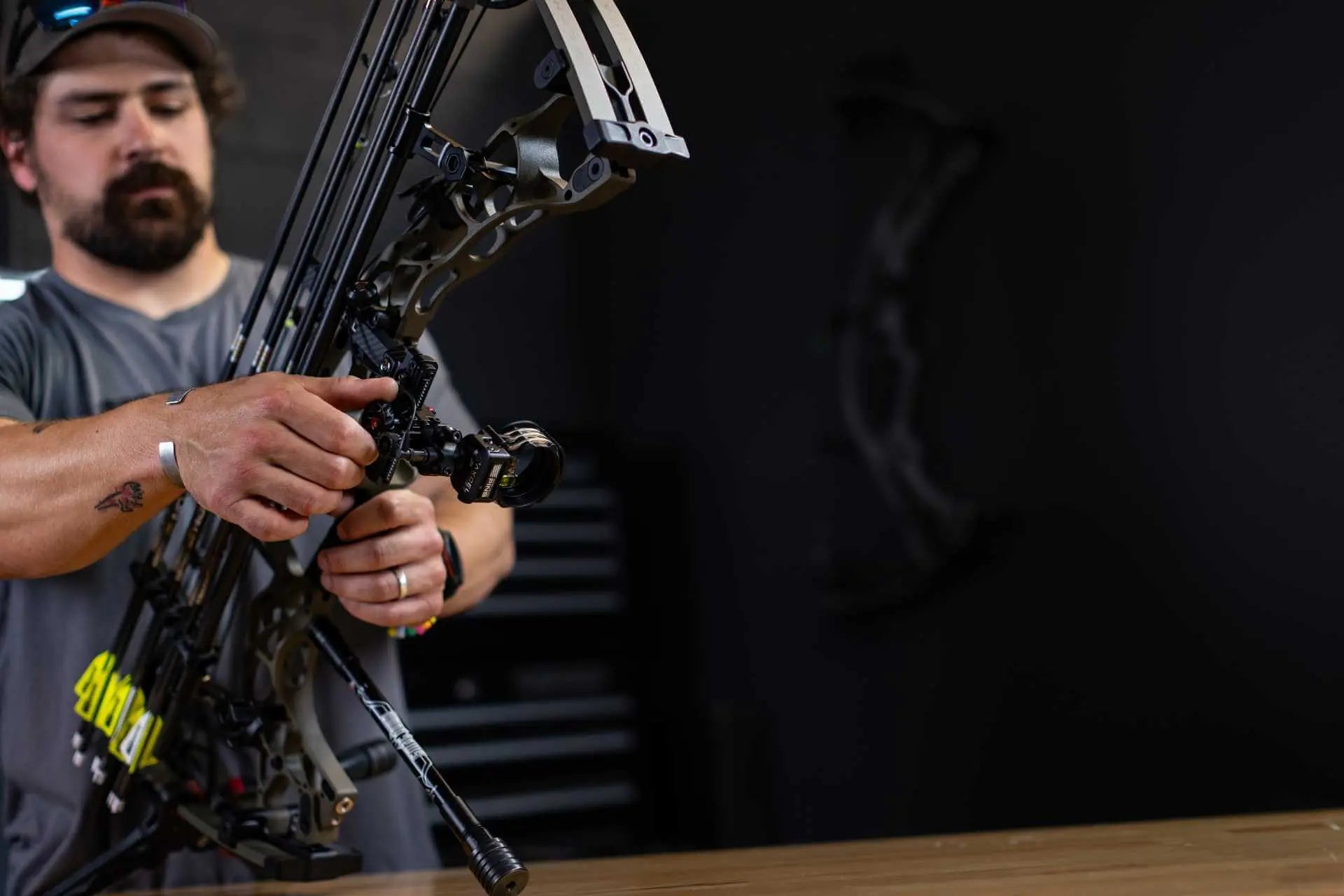 Single Pin vs Multi Pin Bow Sight: The Honest Breakdown for Bowhunters
