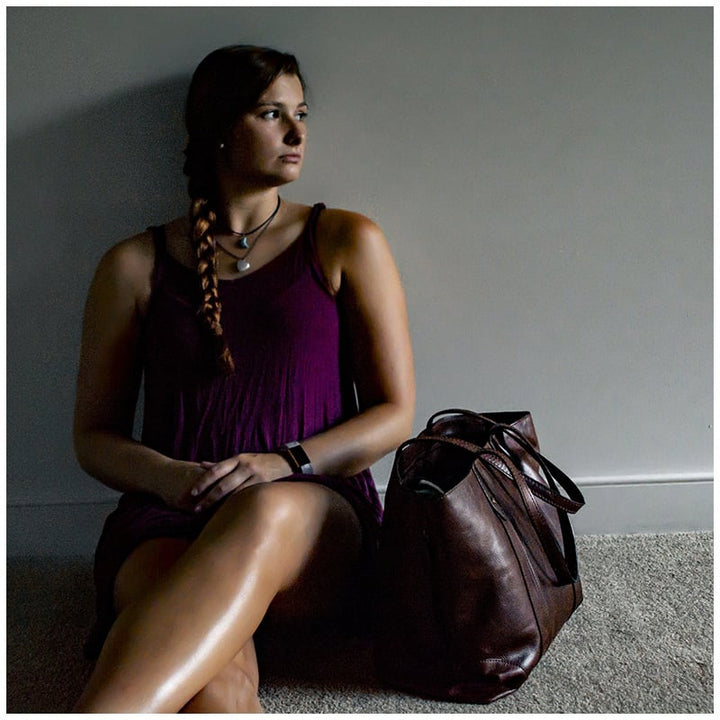 Gaia Leather Shoulder Bag - Extreme Outfitters