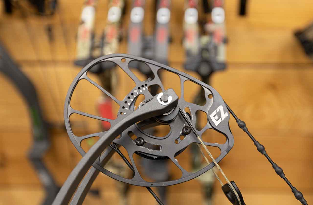 E2-Cam 2022 PSE Omen Compound Bow Review - PSE Omen E2 Cam